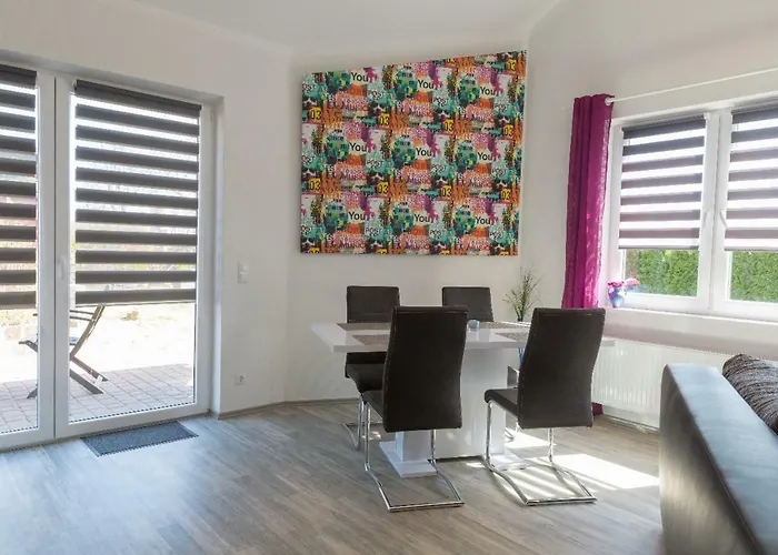 Clara Hills ايبرسوالده فيناو